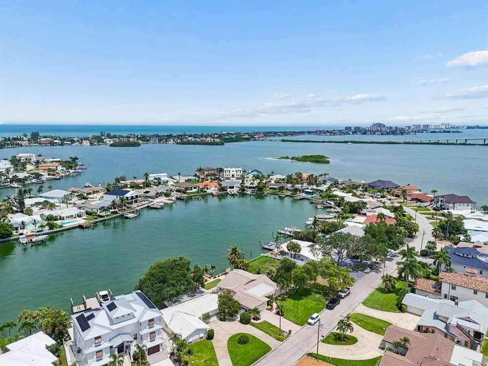 527 Harbor Drive 
