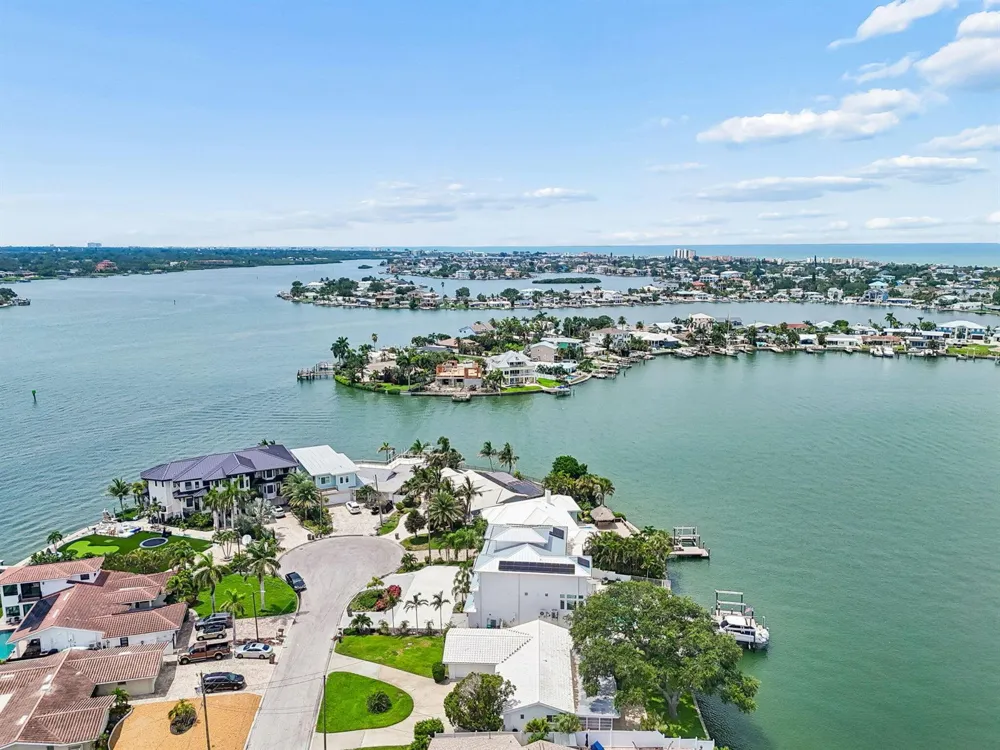 527 Harbor Drive 