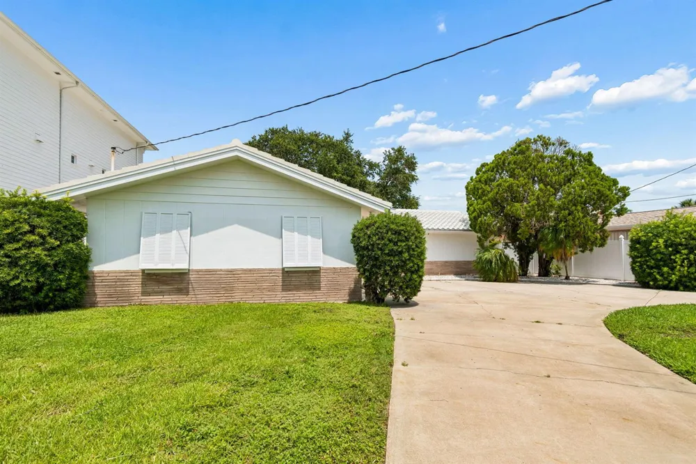 527 Harbor Drive 