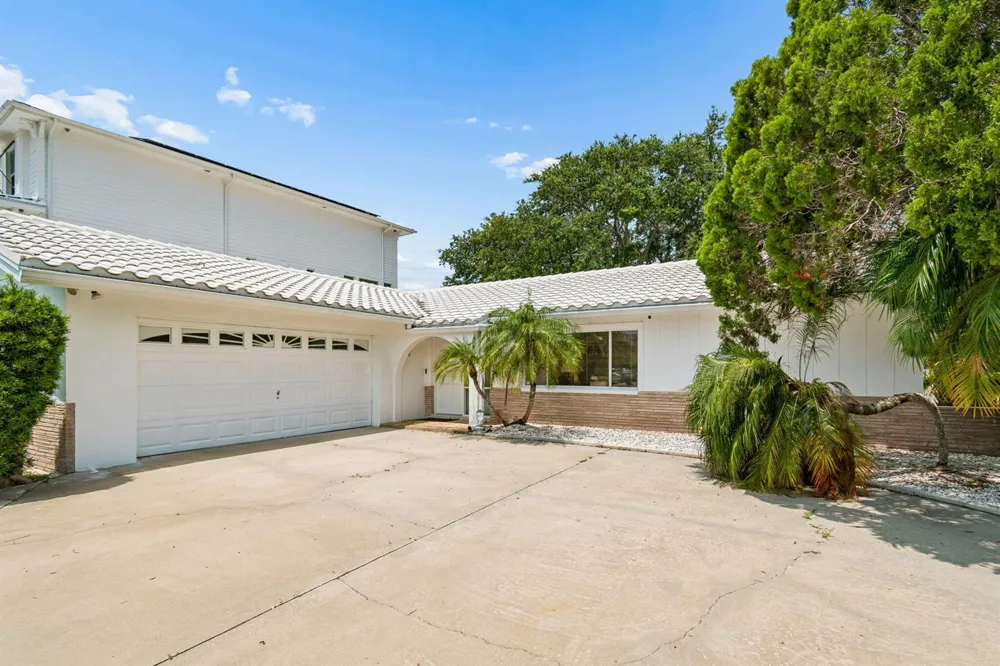 527 Harbor Drive 