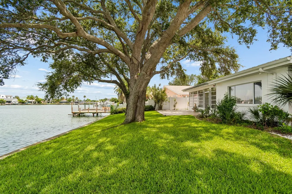 527 Harbor Drive 