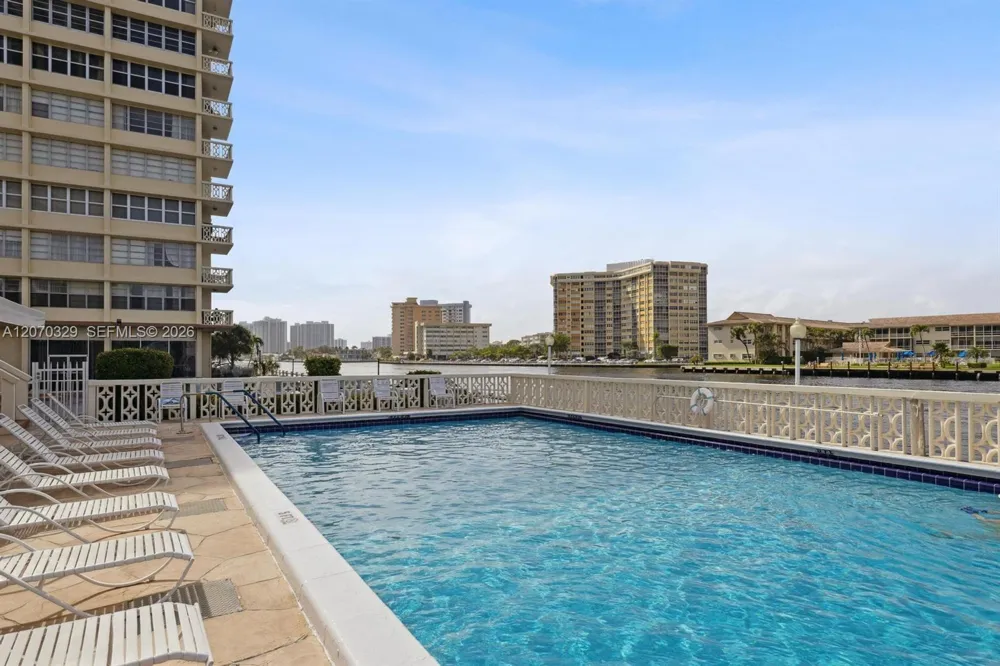 1817 S Ocean Dr #823 Hallandale Beach, FL 33009