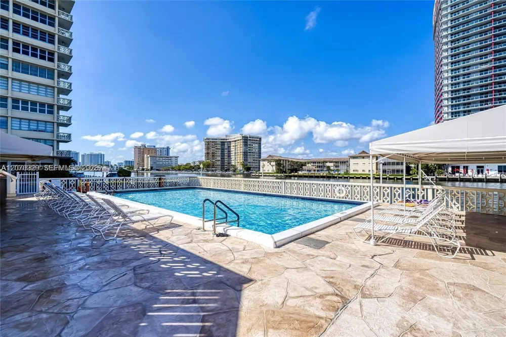 1817 S Ocean Dr #823 Hallandale Beach, FL 33009