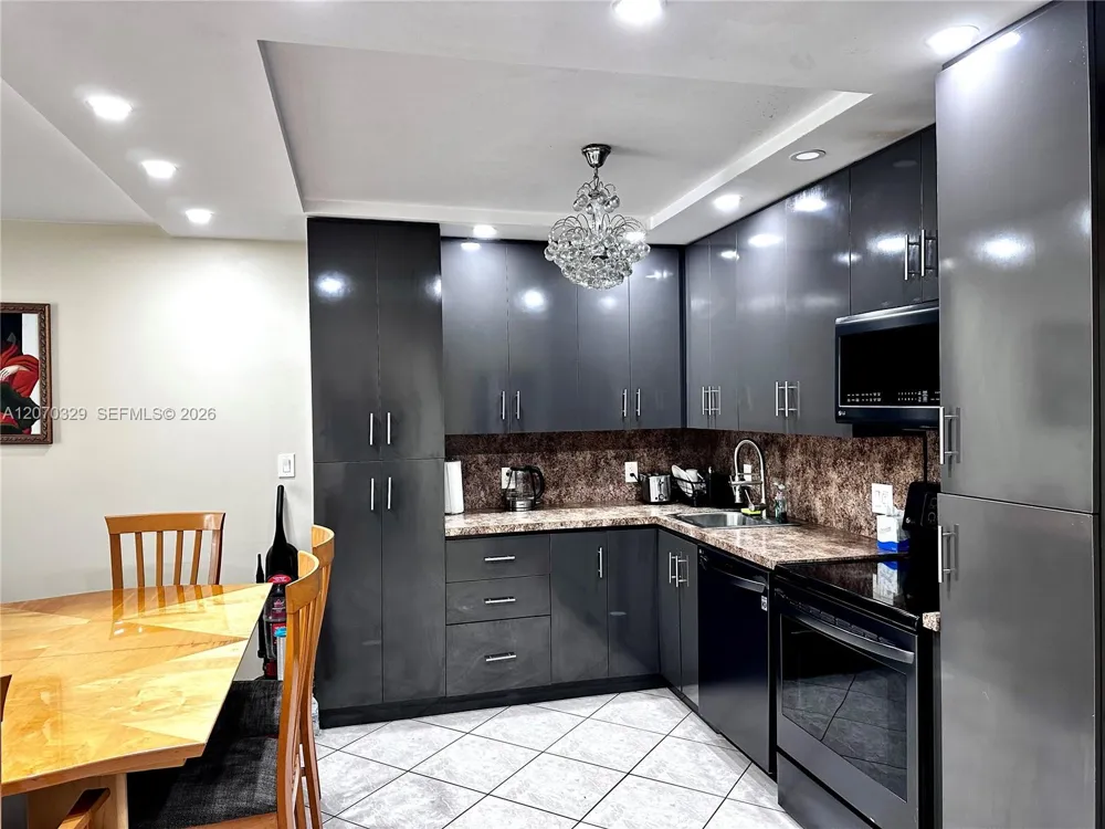 1817 S Ocean Dr #823 Hallandale Beach, FL 33009