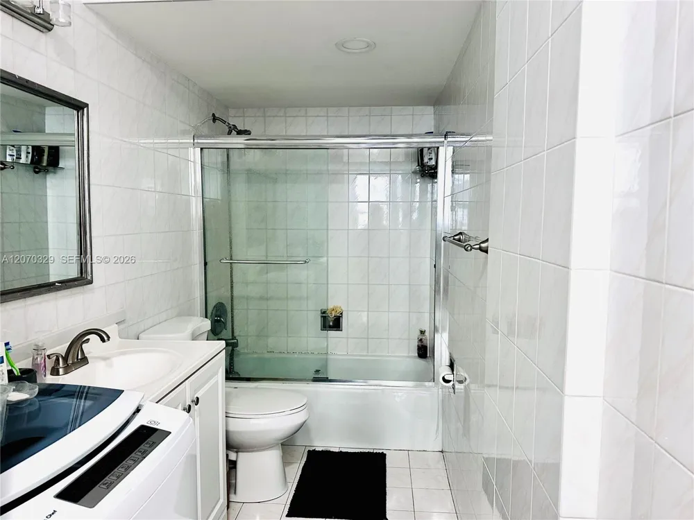 1817 S Ocean Dr #823 Hallandale Beach, FL 33009