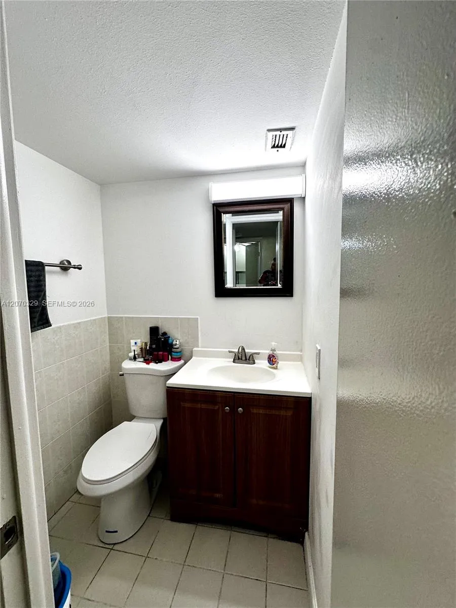 1817 S Ocean Dr #823 Hallandale Beach, FL 33009