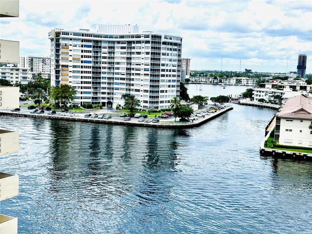 1817 S Ocean Dr #823 Hallandale Beach, FL 33009