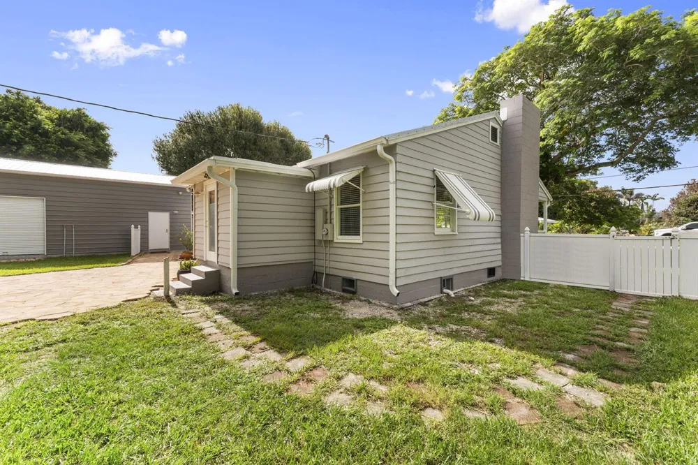 1126 Pine Avenue Fort Pierce, FL 34982