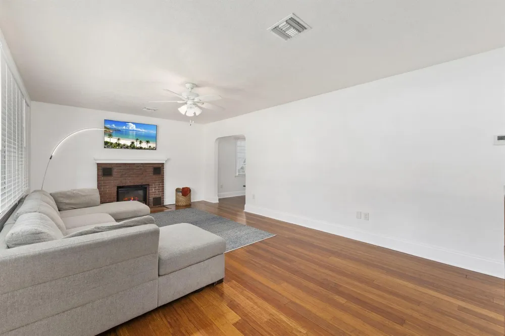 1126 Pine Avenue Fort Pierce, FL 34982
