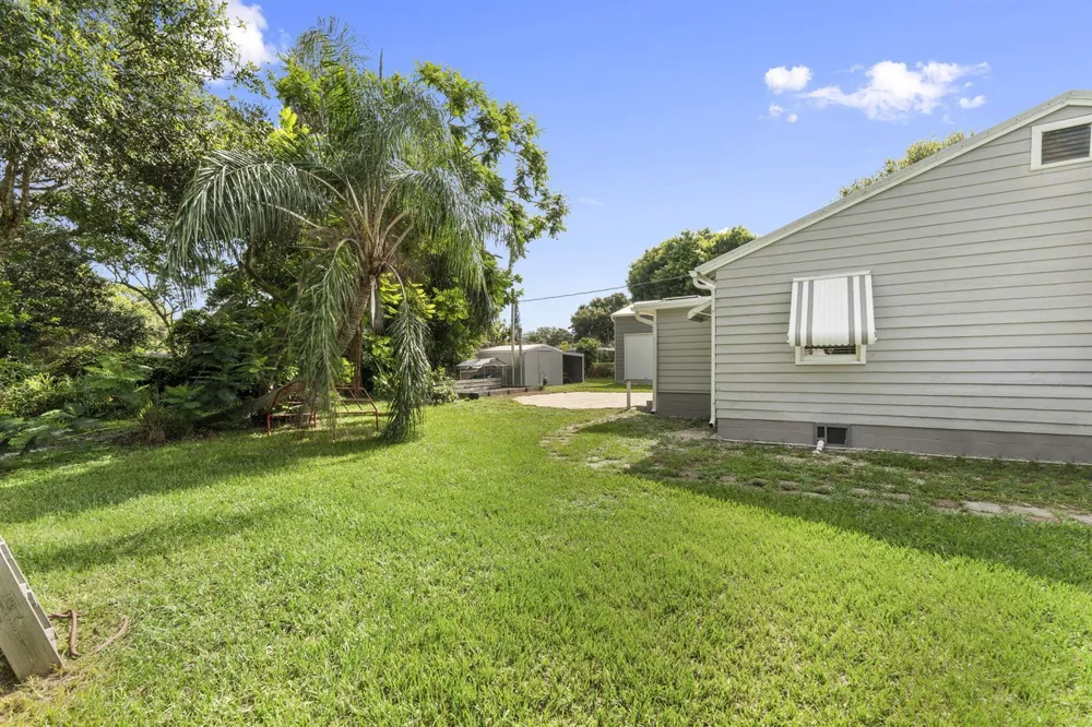 1126 Pine Avenue Fort Pierce, FL 34982