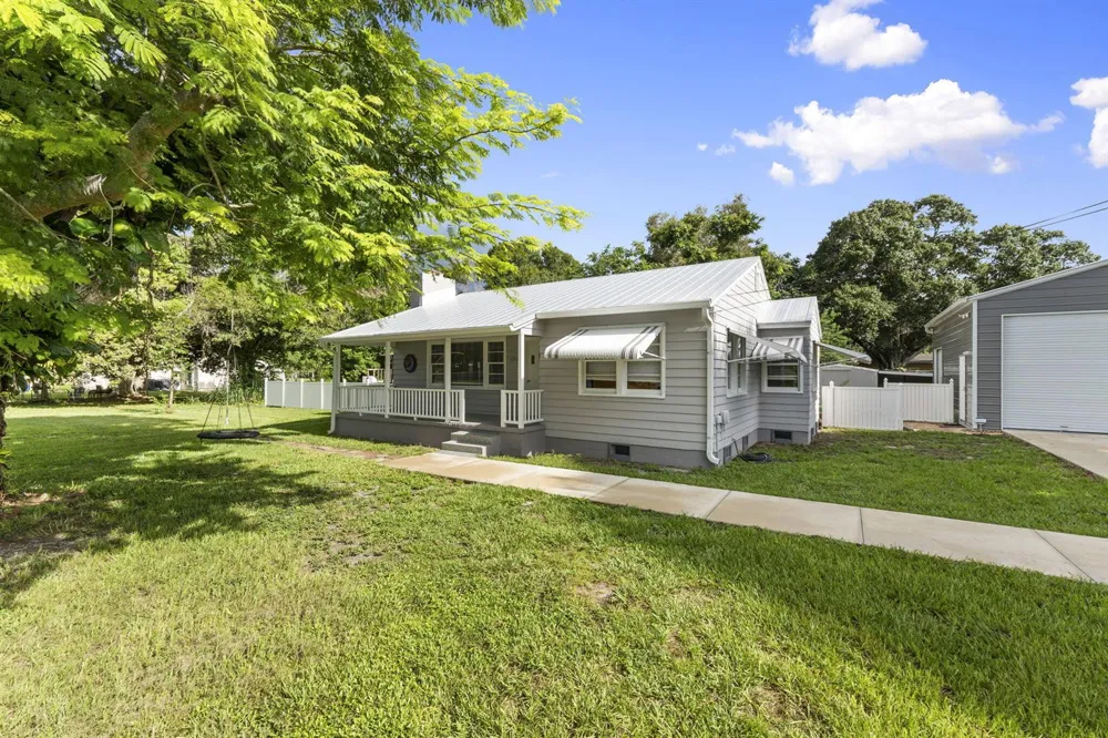 1126 Pine Avenue Fort Pierce, FL 34982