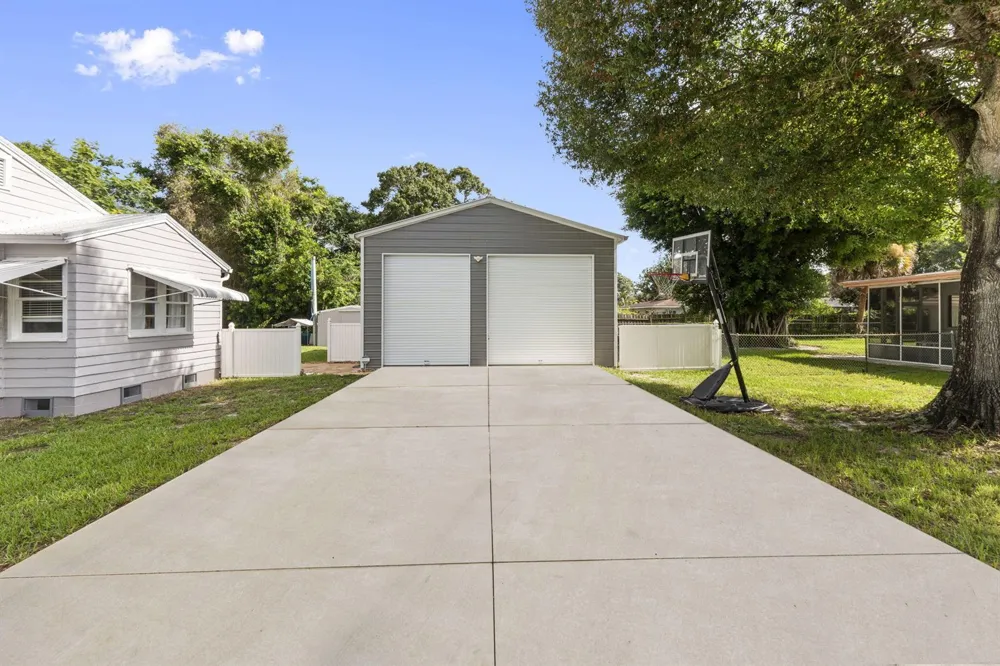 1126 Pine Avenue Fort Pierce, FL 34982