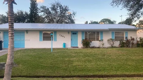 1261 SE Mendavia Ave