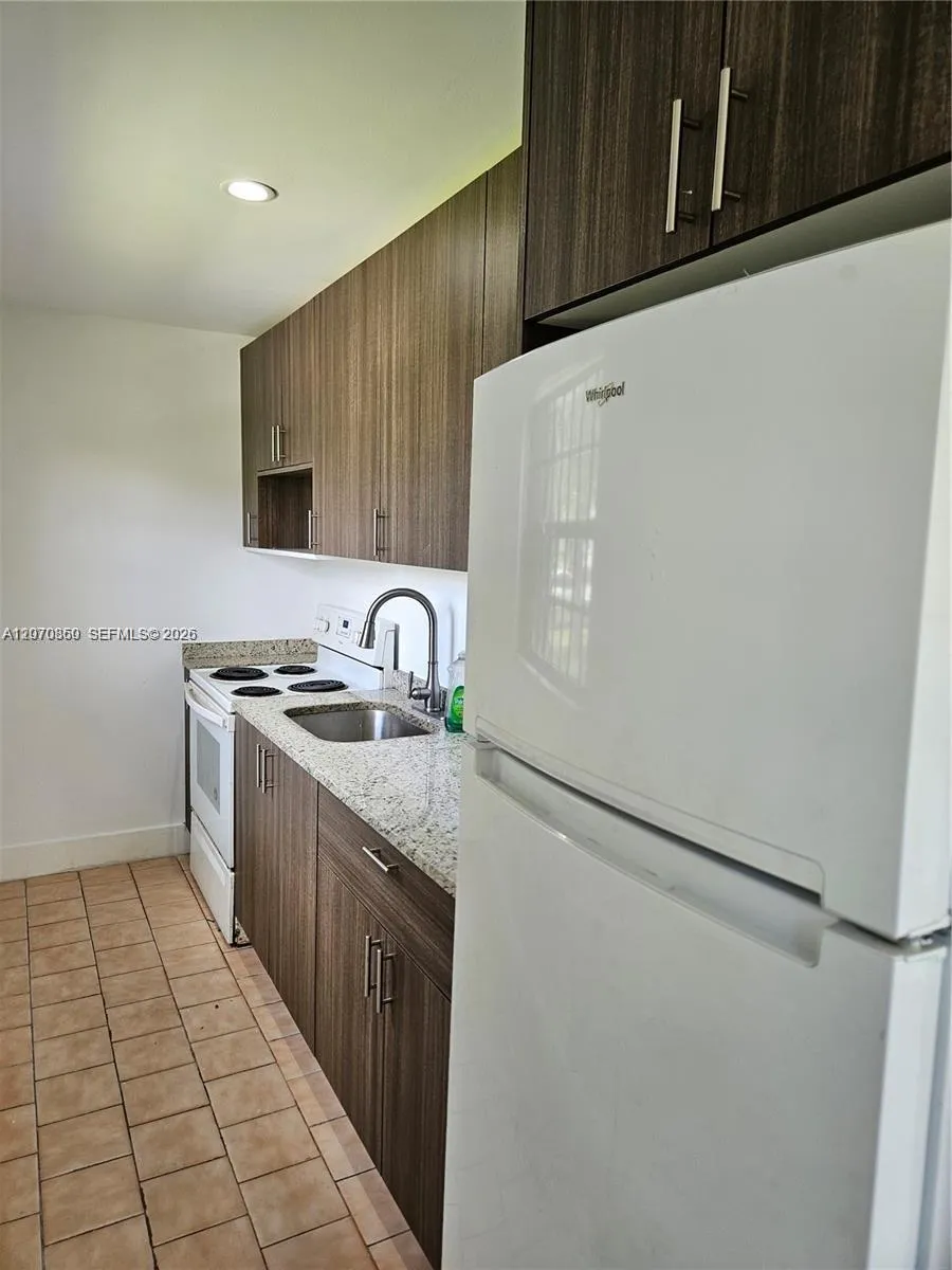 2119 NW 64th St #2119 Miami, FL 33147