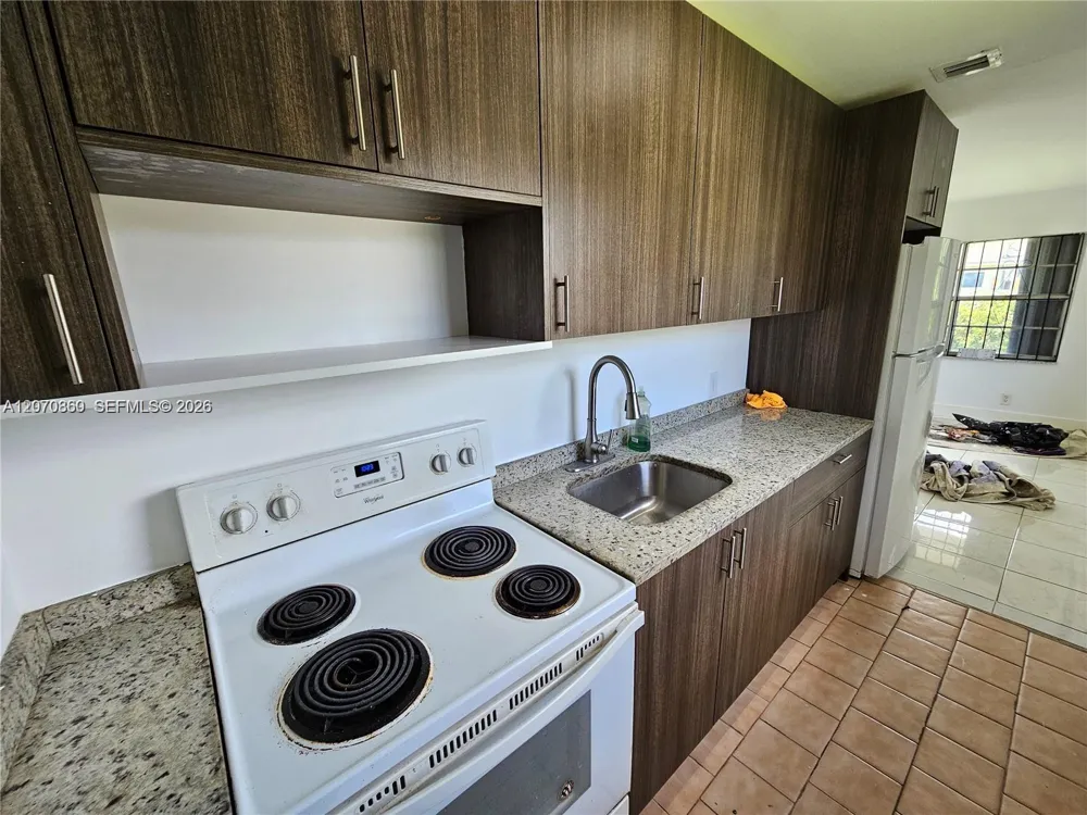 2119 NW 64th St #2119 Miami, FL 33147