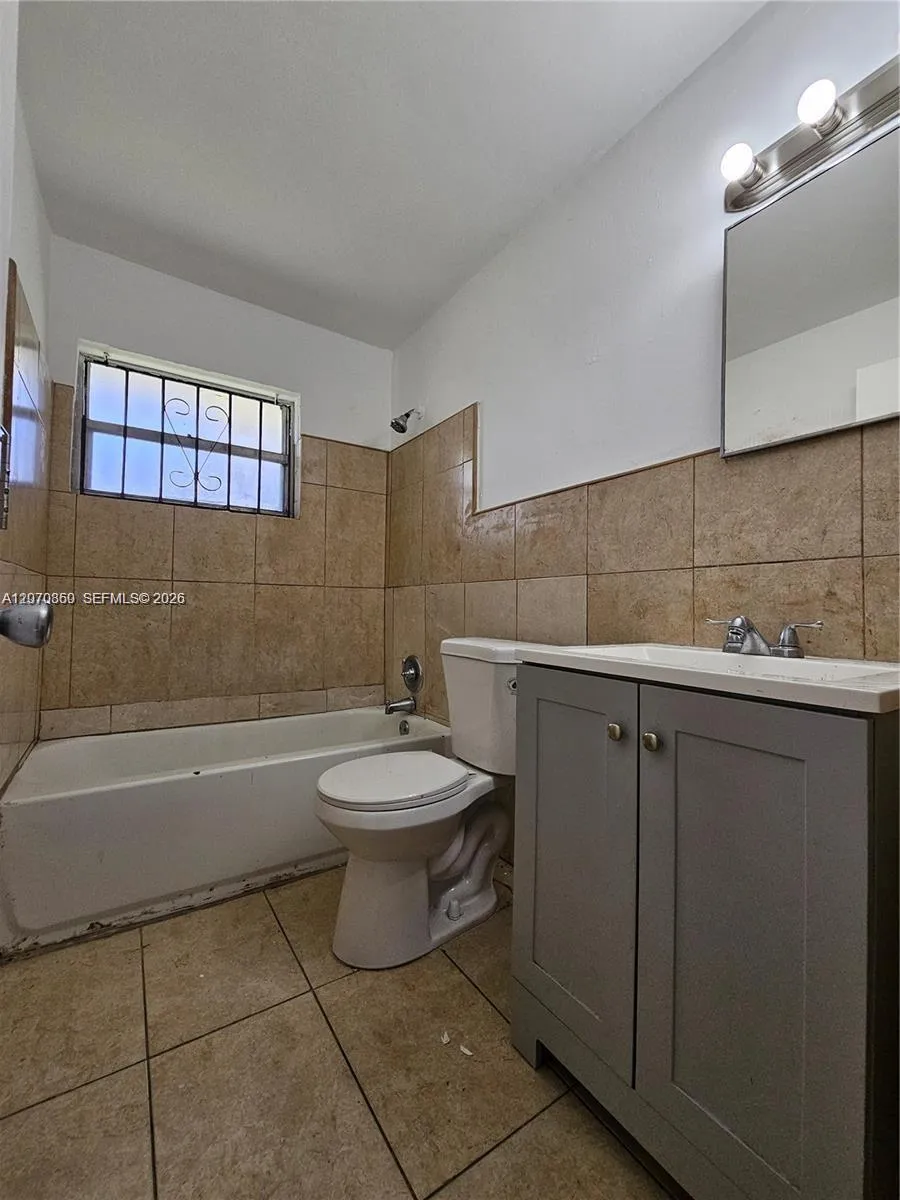 2119 NW 64th St #2119 Miami, FL 33147