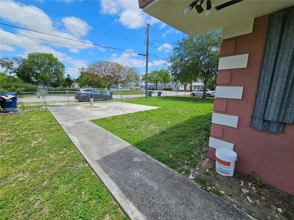 2119 NW 64th St #2119 Miami, FL 33147