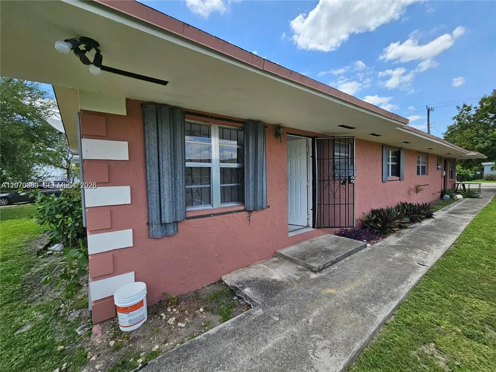 2119 NW 64th St #2119 Miami, FL 33147