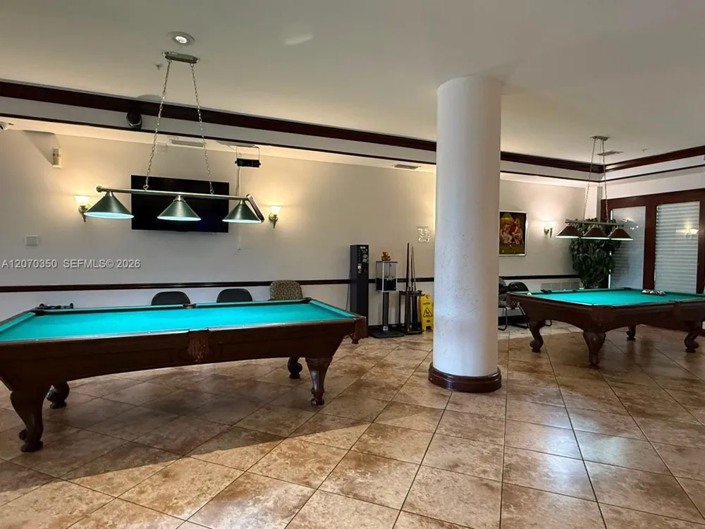 5085 NW 7th St #406 Miami, FL 33126