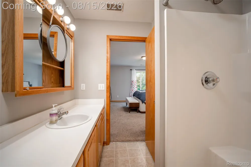 361 Marigold Circle Westland City, MI 48185