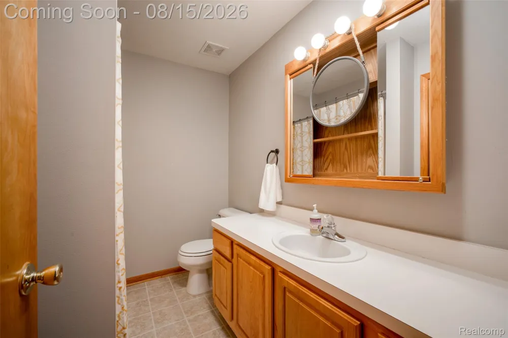 361 Marigold Circle Westland City, MI 48185