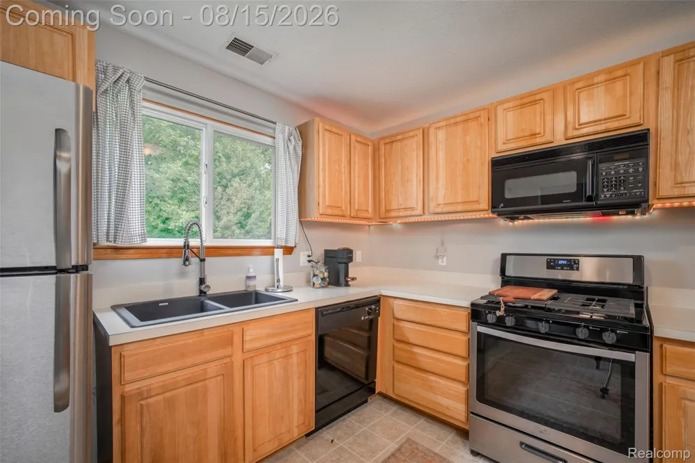 361 Marigold Circle Westland City, MI 48185
