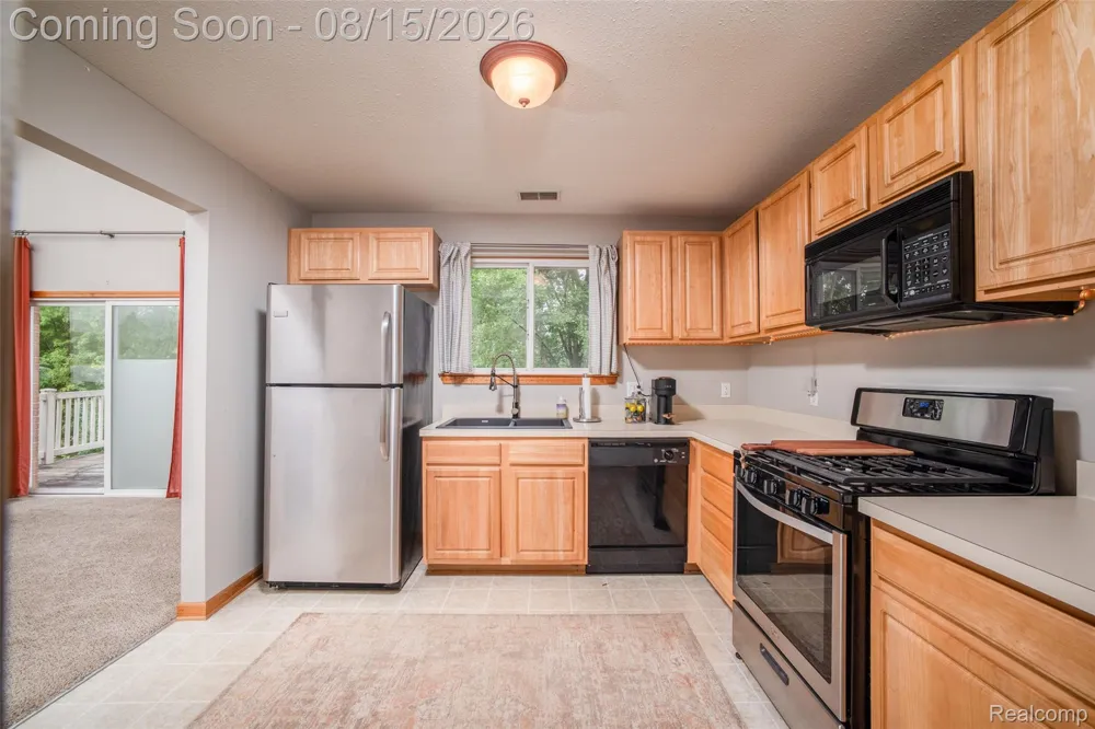 361 Marigold Circle Westland City, MI 48185