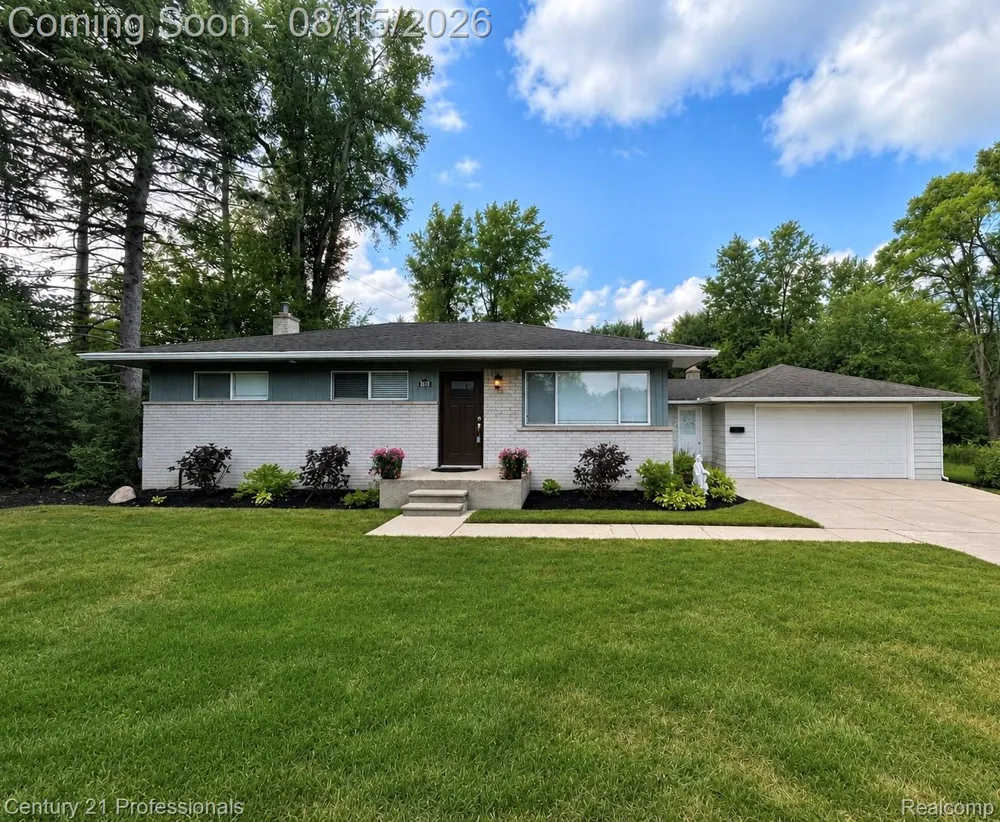 6676 Northview Drive Independence Charter Township, MI 48346