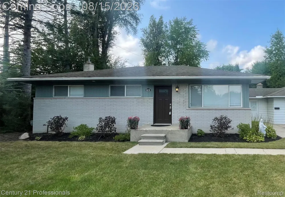 6676 Northview Drive Independence Charter Township, MI 48346