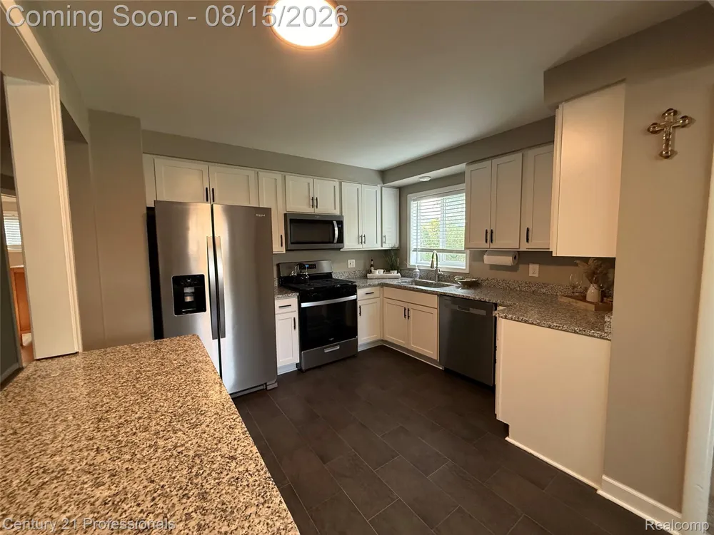 6676 Northview Drive Independence Charter Township, MI 48346