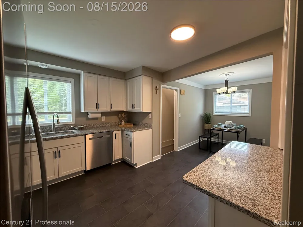 6676 Northview Drive Independence Charter Township, MI 48346