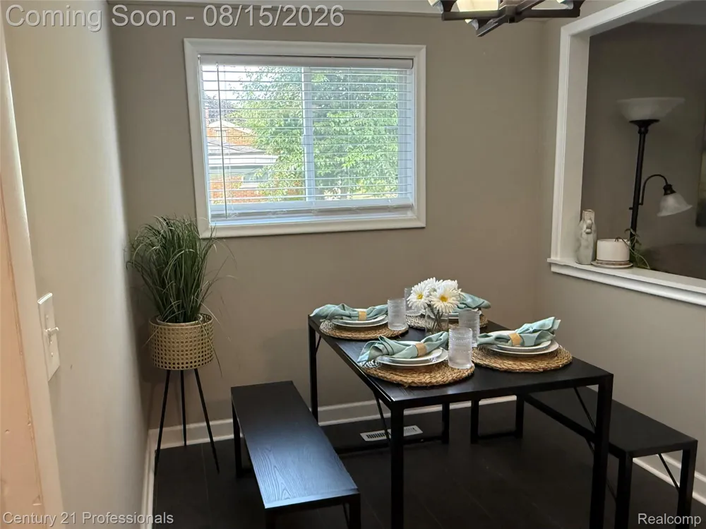 6676 Northview Drive Independence Charter Township, MI 48346