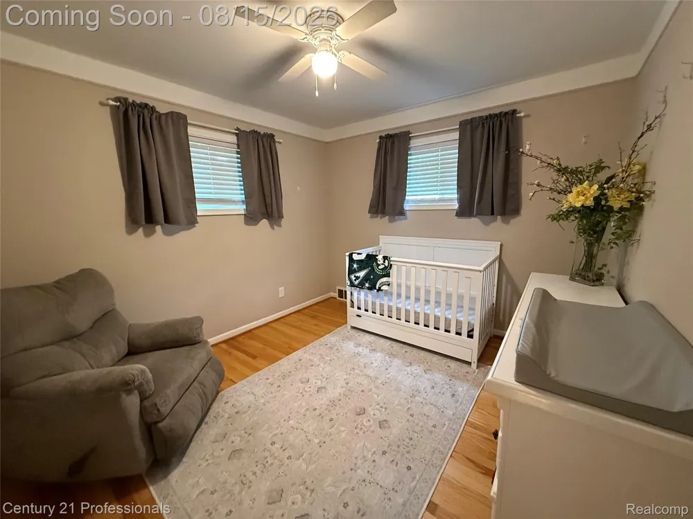 6676 Northview Drive Independence Charter Township, MI 48346