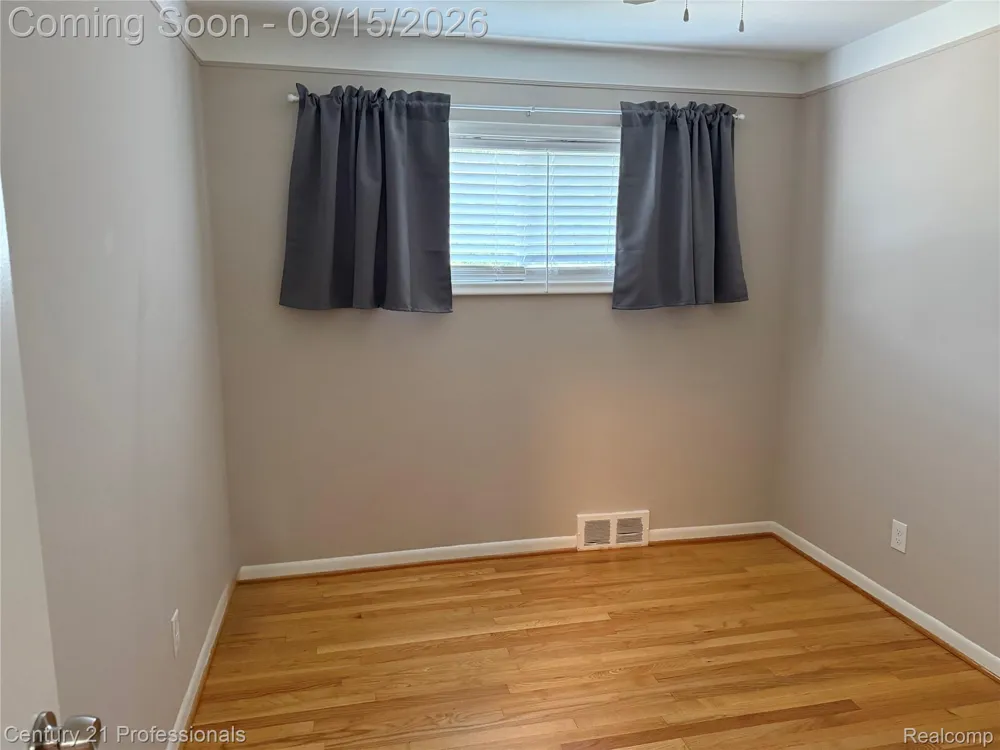 6676 Northview Drive Independence Charter Township, MI 48346