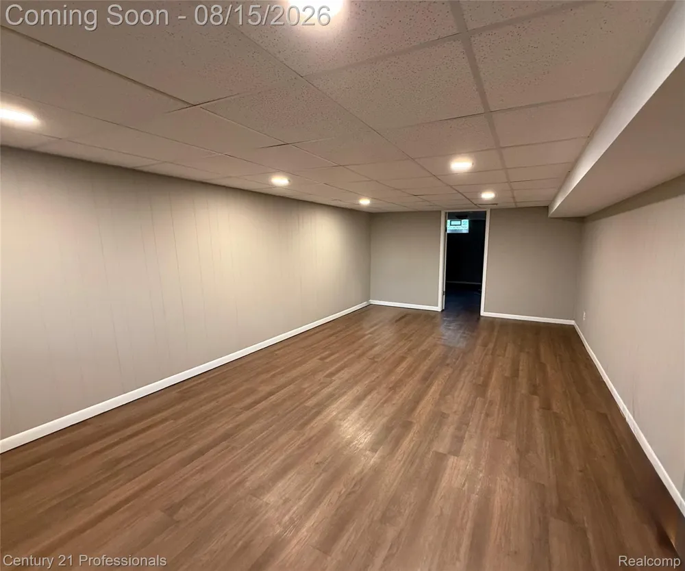 6676 Northview Drive Independence Charter Township, MI 48346