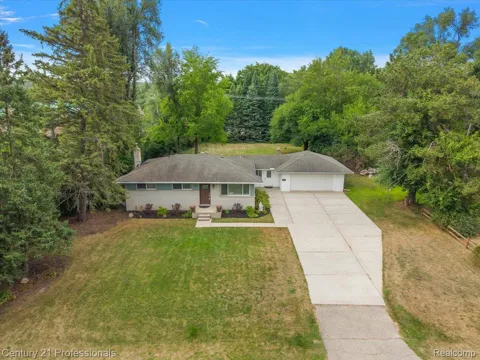 6676 Northview Drive
