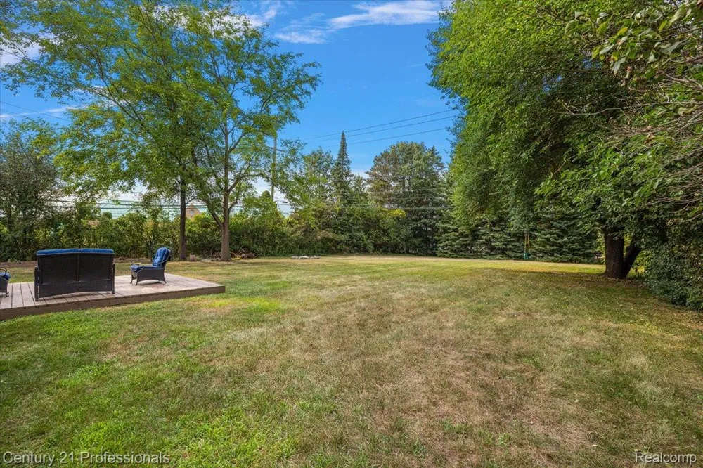 6676 Northview Drive Independence Charter Township, MI 48346
