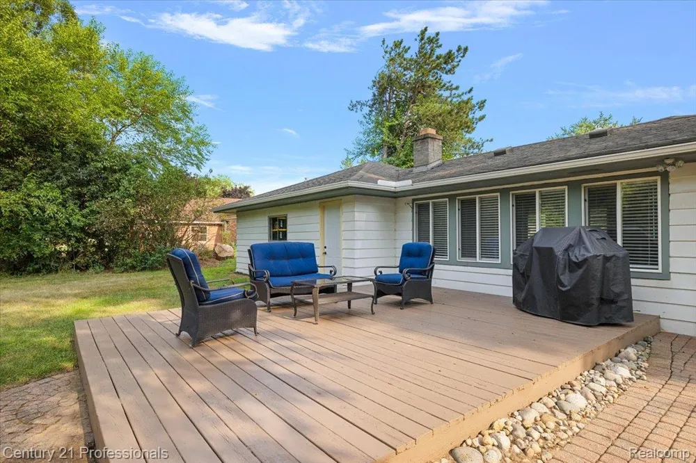 6676 Northview Drive Independence Charter Township, MI 48346