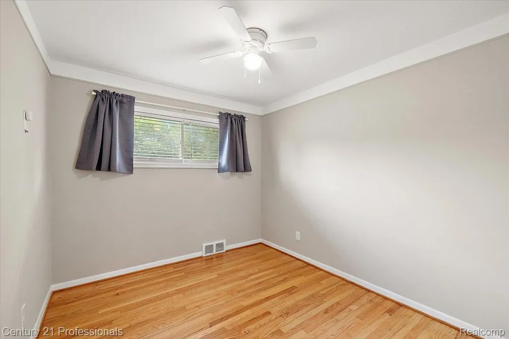 6676 Northview Drive Independence Charter Township, MI 48346
