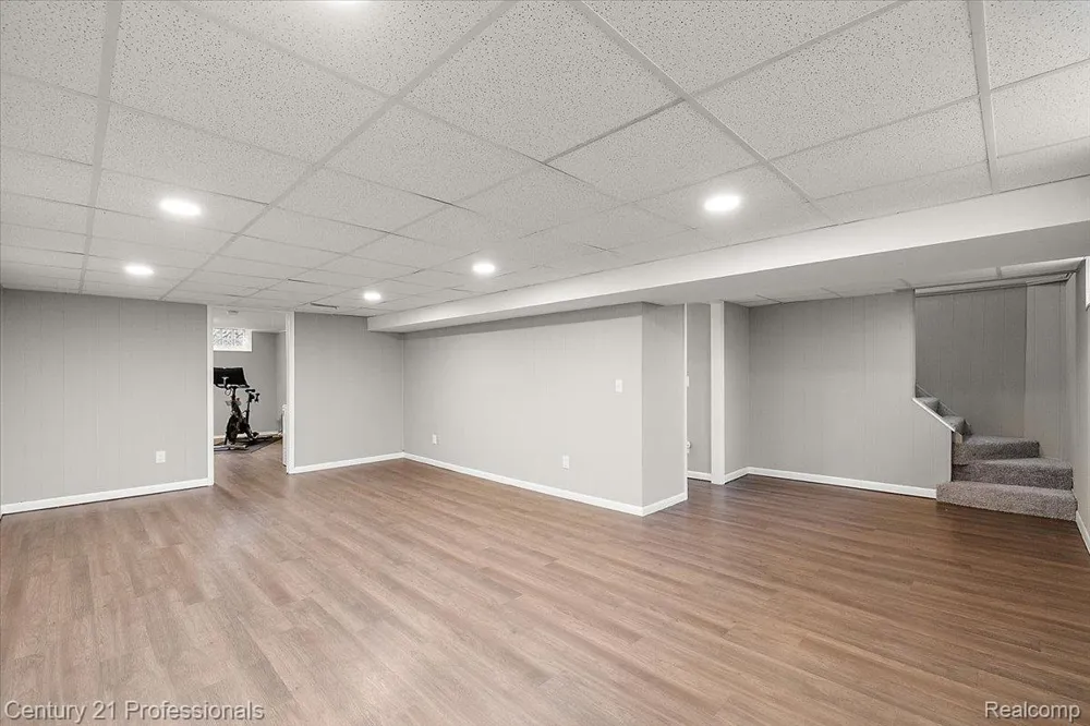 6676 Northview Drive Independence Charter Township, MI 48346