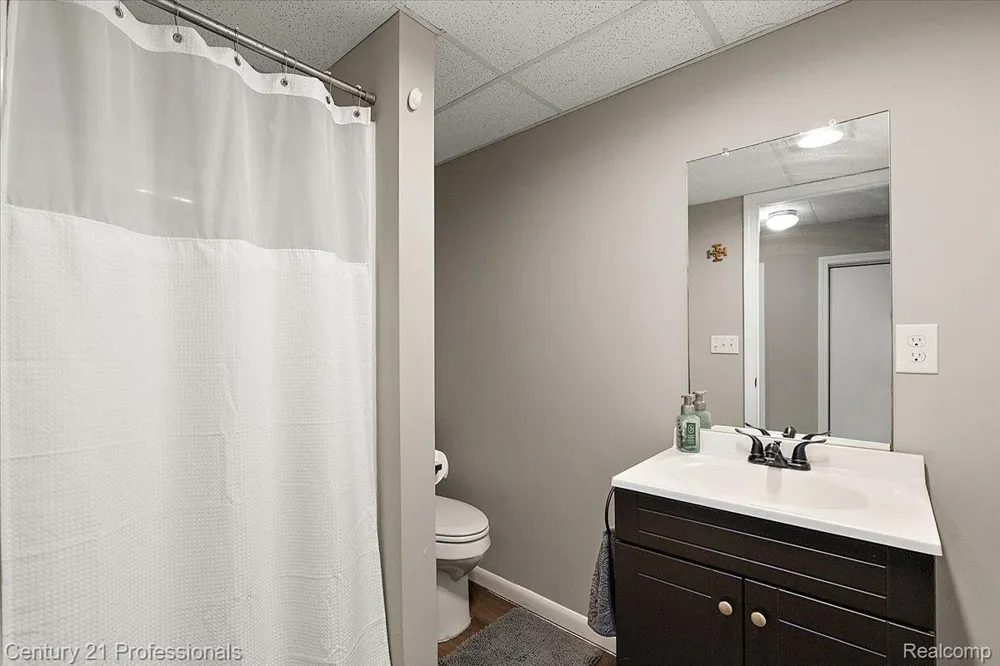 6676 Northview Drive Independence Charter Township, MI 48346