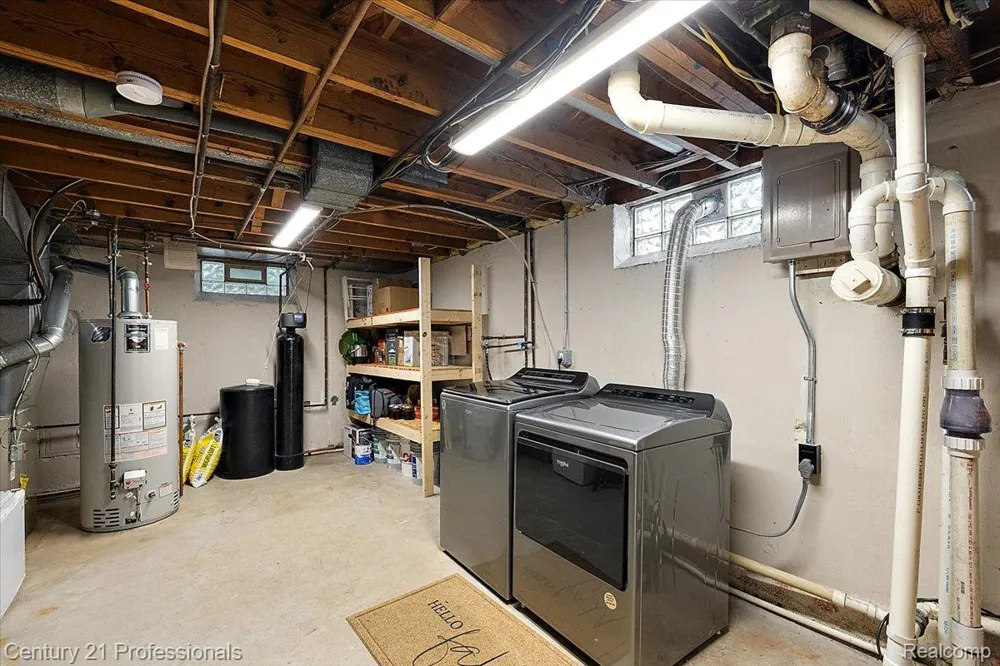 6676 Northview Drive Independence Charter Township, MI 48346