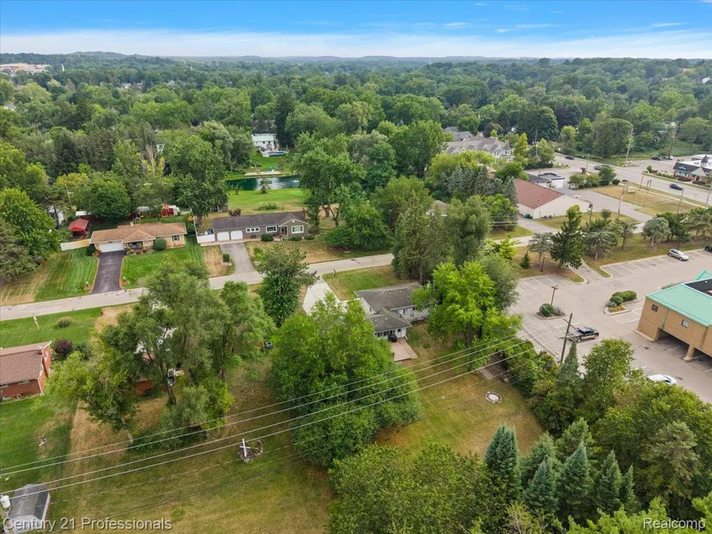 6676 Northview Drive Independence Charter Township, MI 48346