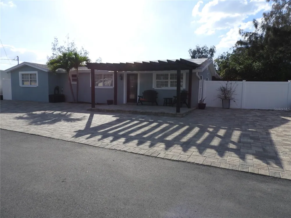 8822 ROCKY CREEK DRIVE Tampa, FL 33615