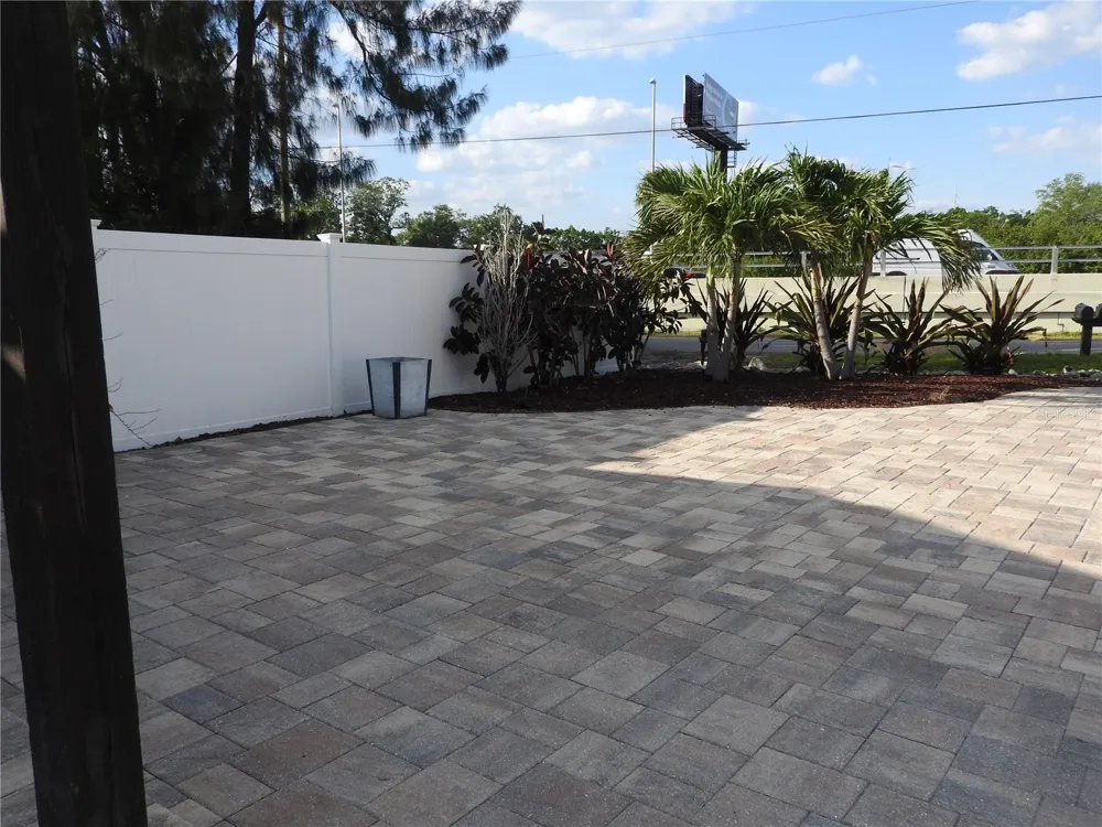 8822 ROCKY CREEK DRIVE Tampa, FL 33615