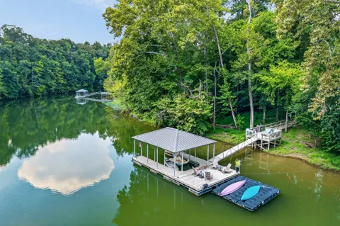 18 Admiral Ln