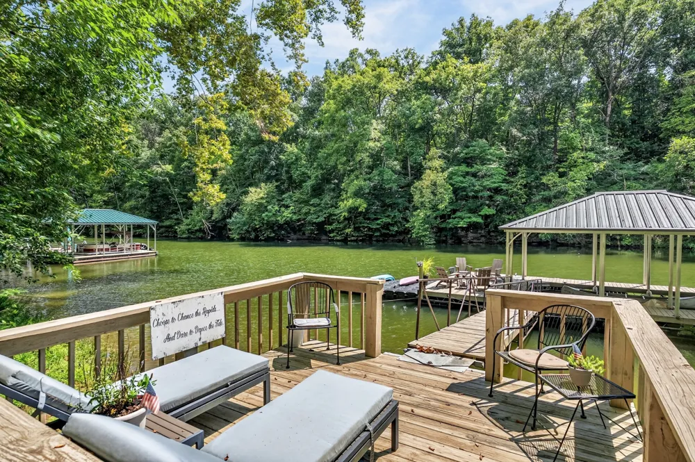 18 Admiral Ln Rock Island, TN 38581