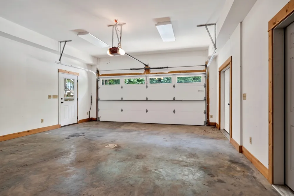 18 Admiral Ln Rock Island, TN 38581