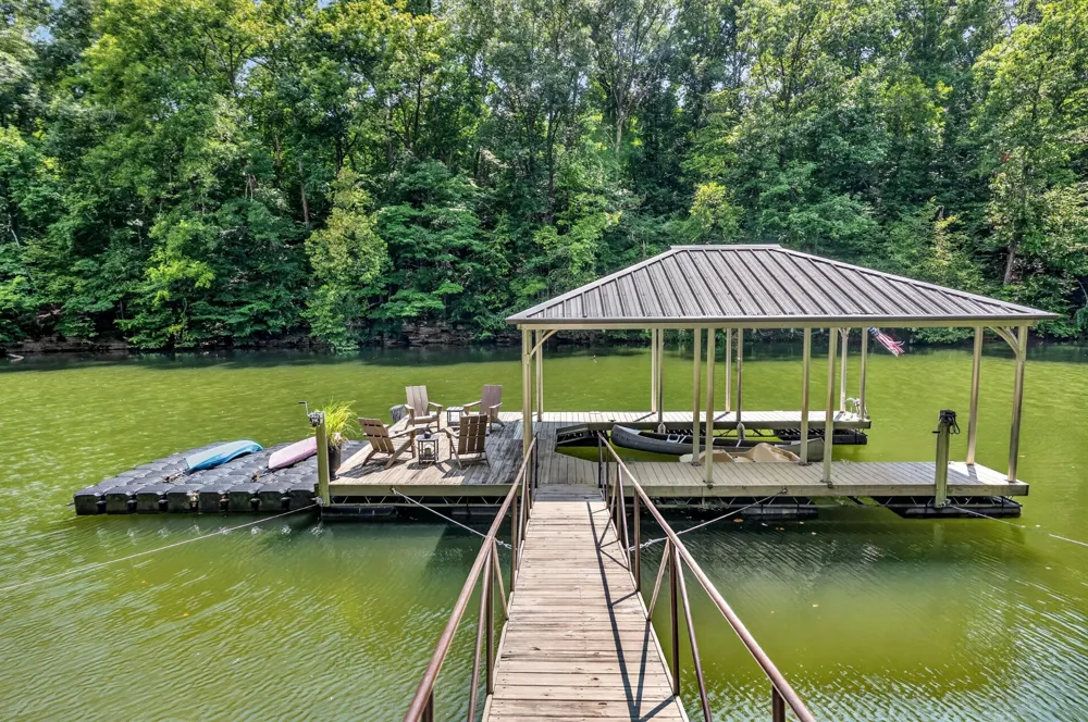 18 Admiral Ln Rock Island, TN 38581