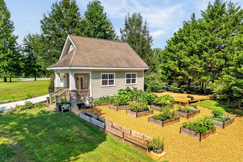 18 Admiral Ln Rock Island, TN 38581